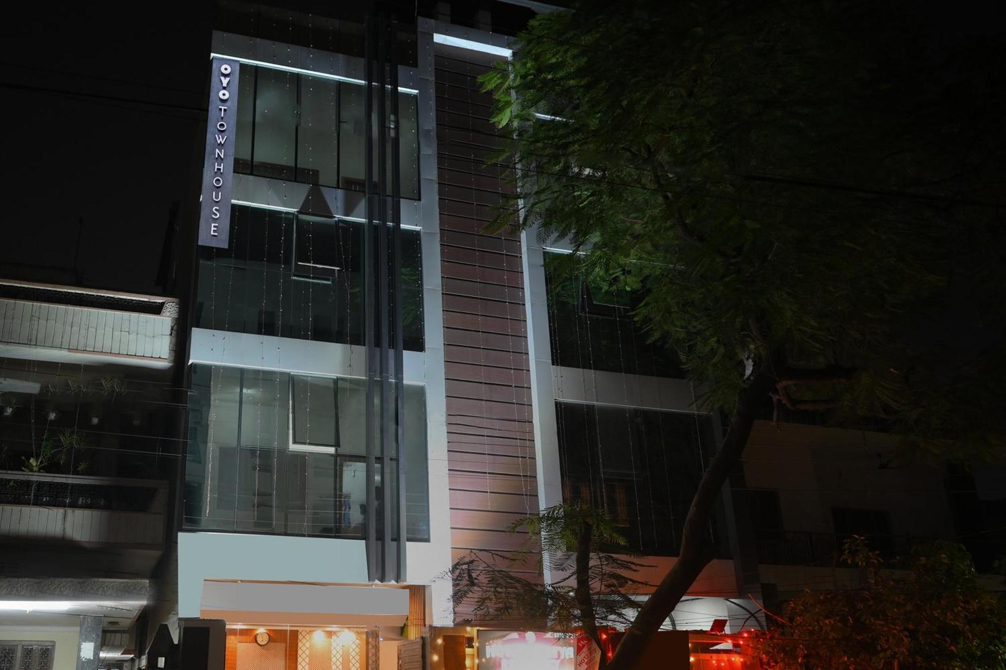 Townhouse Oak Hotel Ar Ganges Premium Waranasi Zewnętrze zdjęcie